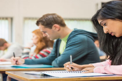 Supporting Student Writers in 2025 From AI Assistance to Critical Thinking